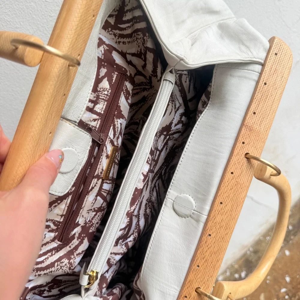 Vtg Adrienne Vittadini Leather Handbag Wood Handle Frame Bag White Vintage Purse